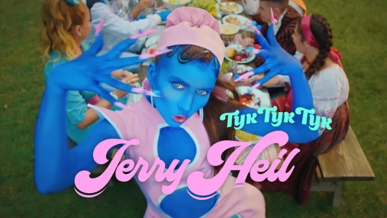 Кадр із кліпу Jerry Heil «Тук-тук-тук»